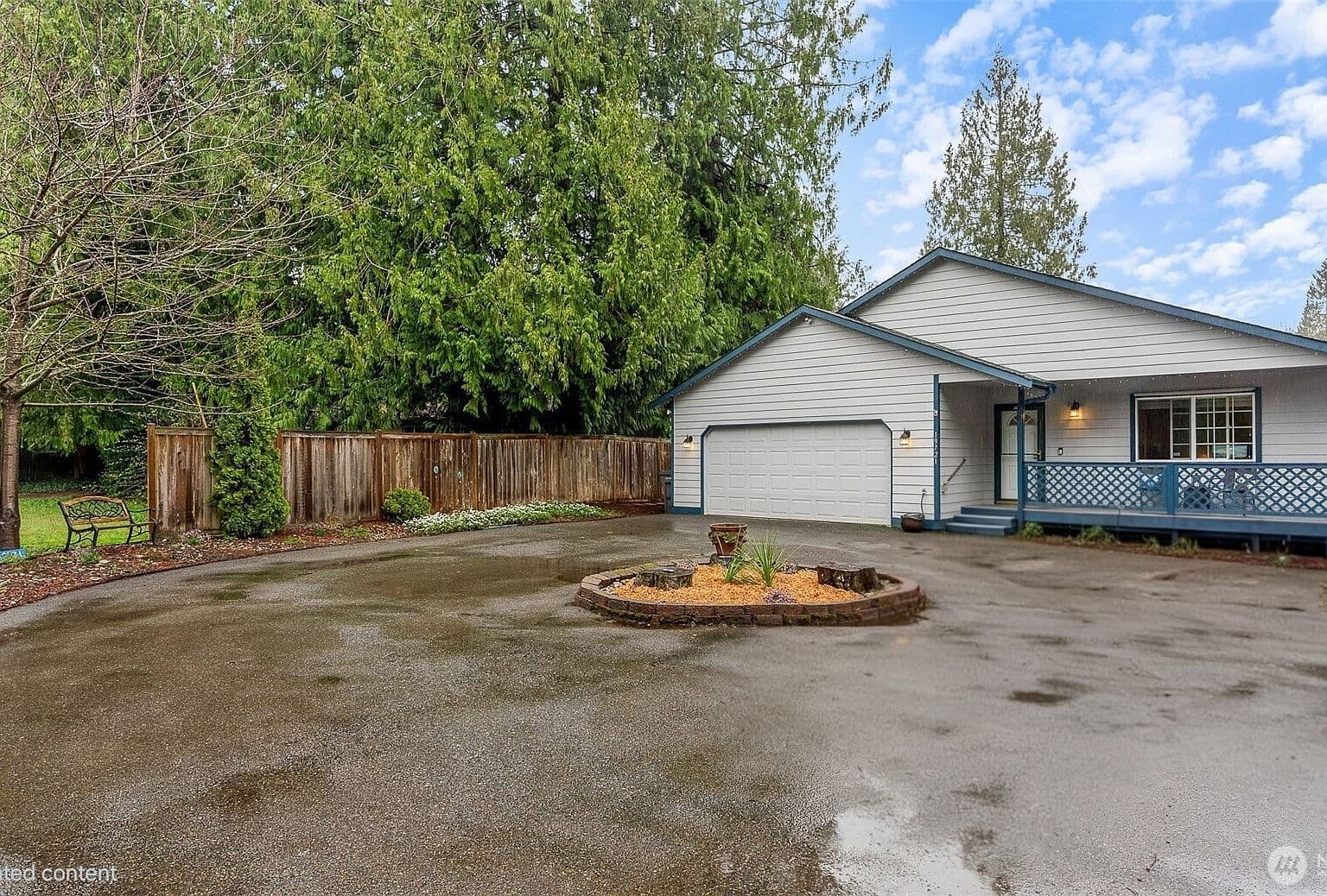 19721 47th Ave NE Arlington — interior living area