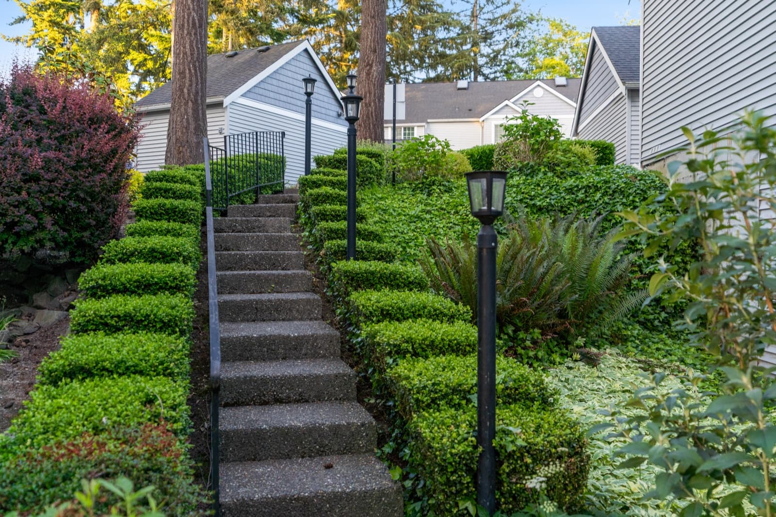 Private patio with wicker chairs at 11706 Admiralty Way Unit B, Everett