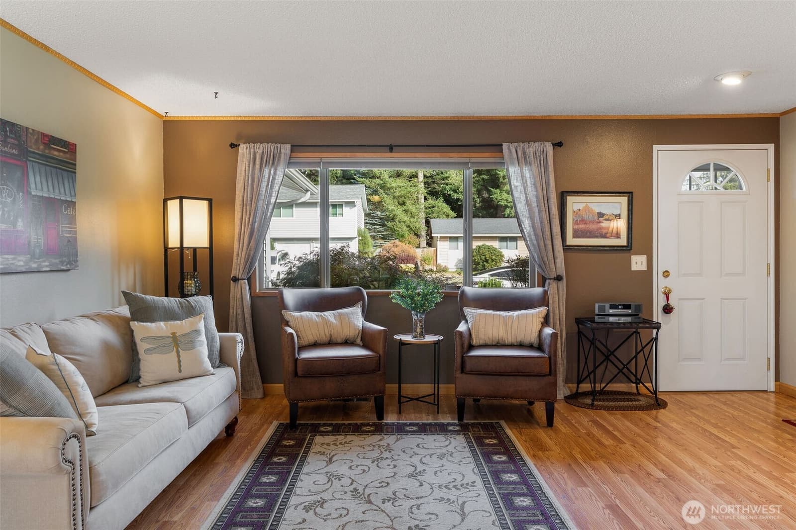Living room looking toward the front door at 17104 24th Ave SE, Bothell WA